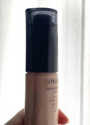 Synchro skin glow luminizing fluid foundation shiseido тональный крем флюид4 фото