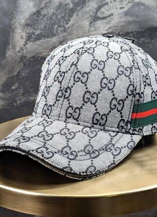 Кепка в стиле gucci