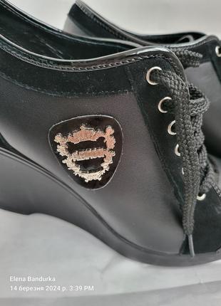 Женские туфли на танкетке5 фото