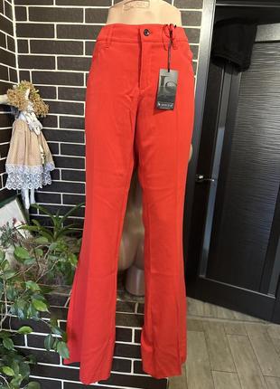 Красные легкие брюки laura scott размер 141 фото