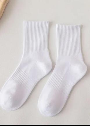 Білі шкарпетки з високою гумкою в рубках1 фото