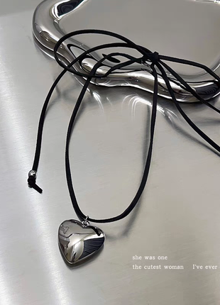 Чокер-нитка, чокер з чорної нитки та срібного серця, підвіска срібне серце на чорній нитці1 фото