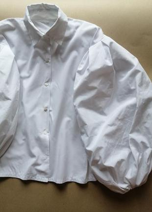 Белоснежная рубашка с невероятными рукавами1 фото
