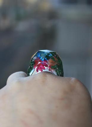 Оригинальное крупное акриловое прозрачное кольцо перстень с сухоцветами4 фото