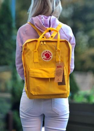 Яркий женский рюкзак fjallraven kanken желтого цвета