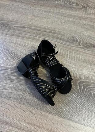 Туфельки танцевальные черные с золотым3 фото
