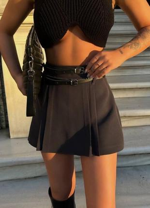 Чорна жіноча спідниця-шорти плісована жіноча базова юбка шорти костюмка