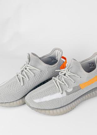 Кроссовки мужские adidas yeezy тканевые серые с оранжевым. очень легкие, супер качество!2 фото