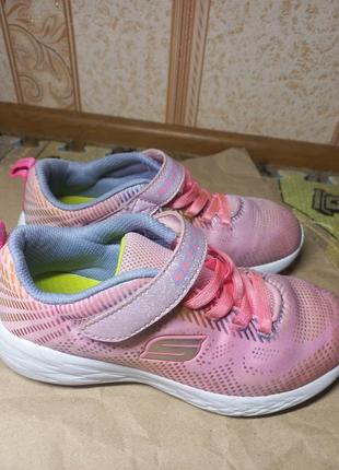 Кроссовки sketchers