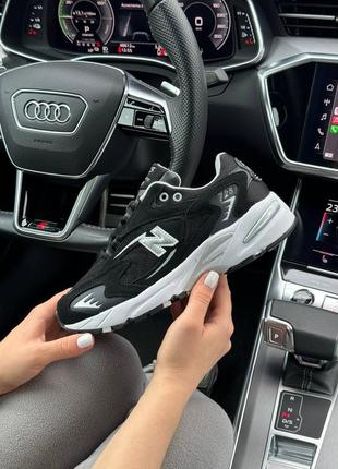 Кроссовки New Balance Football Czarne szorty z taśmą z logo