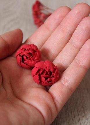 Червоні сережки з квітами "пиончики"