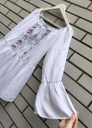 Белая блузка с баской,вышивка,кружево этно,бохо стиль италия2 фото