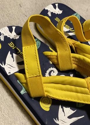 Капці тапочки сандалі в’єтнамки босоніжки морський принт жовті темно сині розмір 264 фото