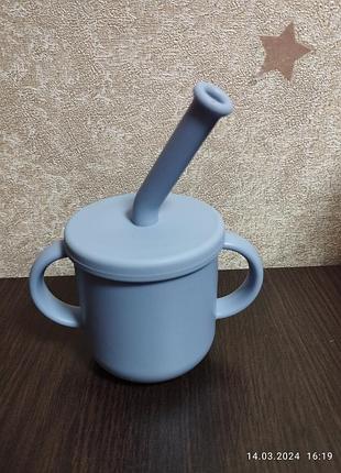 Поильник силиконовый с трубочкой