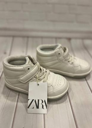 Высокие кроссовки, хайтопы zara