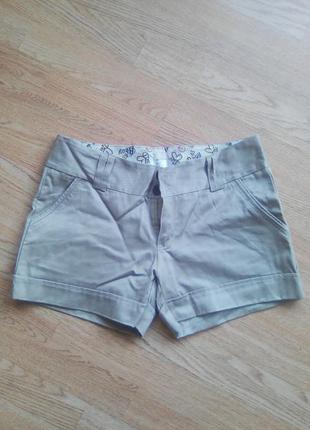 Короткі шорти коттонові