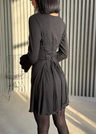 Коротка сукня зі шнуровкою5 фото
