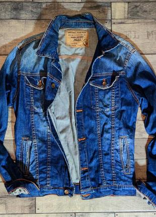 Чоловіча брутальна модна курточка джинсовка zara на застібці в синьому кольоі розмір м