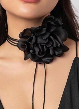 Чокер троянда квітка на шию чорна біла тканева шнурок кольє2 фото