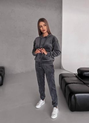 Спортивный костюм велюр джогеры