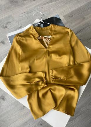 M&s сатинова гірчична блуза сорочка атласна жовта оверсайз з завʼязкою під горло1 фото