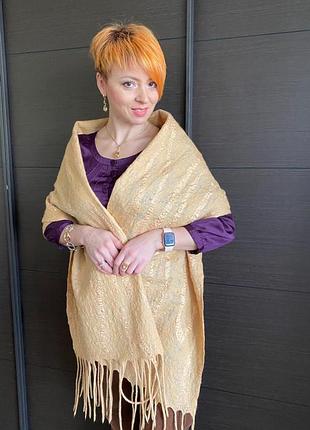 Бежевый длинный шарф из шерсти «латте»