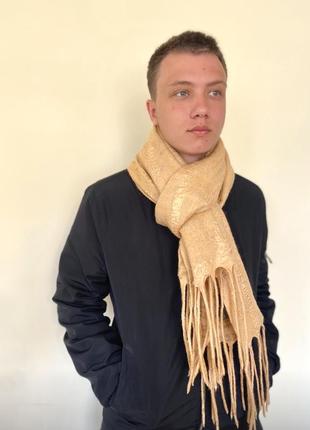 Бежевый длинный шарф из шерсти «латте»9 фото