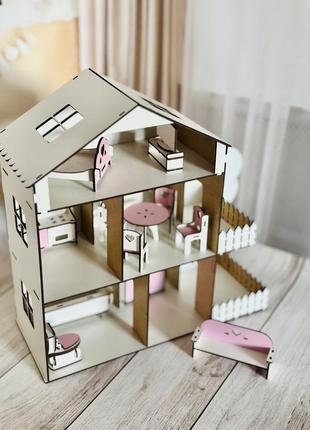 Деревянный самосборный игрушечный домик розовый для кукол с терасой, комплектом мебели...