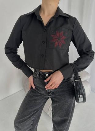 Рубашка женская укороченная оверсайз с принтом на пуговицах качественная стильная трендовая черная7 фото