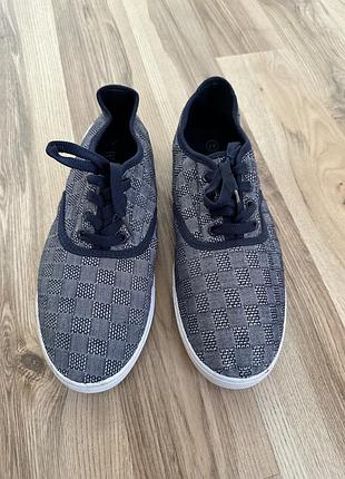 Кеди спортивні. розмір 41