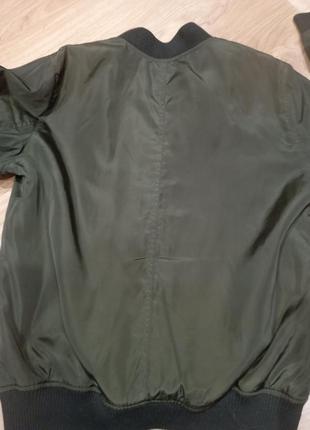 Весенняя куртка бомбер