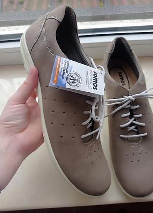 Оригінальні кросівки jomos