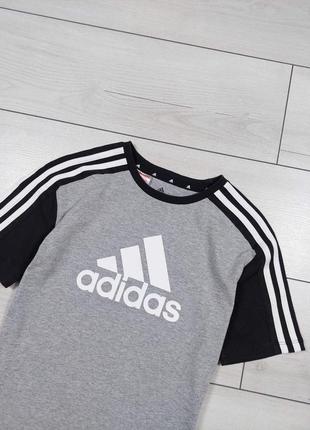 Оригинальная футболка adidas для мальчика2 фото