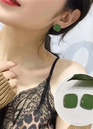 Тренд стильні квадратні зелені жіночі сережки кульчики підвіси2 фото