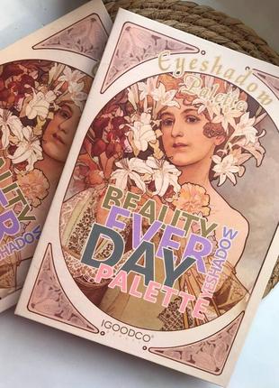 Невероятно красивая палетка теней