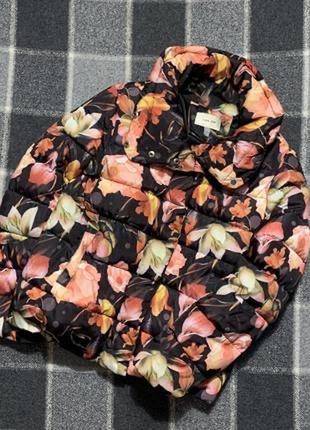 Женская куртка в цветочный принт