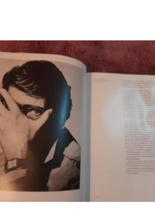 Книга о легендарном кутюрье.ysl.  , снято с печати, глянцевый иотографии.твердая обложка.англ. на языке ( оригинал)9 фото