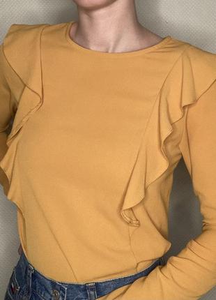Блуза с рюшами с воланами горчичная блузка2 фото