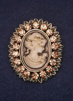 Брошь кулон камея