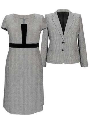 Свет серый костюм с платьем - трапеция из полированной шерсти1 фото