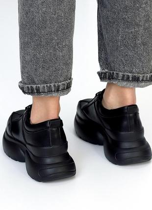 Черные женские кроссовки на высокой подошве утолщенной из натуральной кожи7 фото
