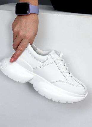 Белые женские кроссовки на высокой подошве утолщенной из натуральной кожи1 фото