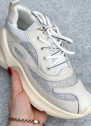 Кроссовки женские стразы