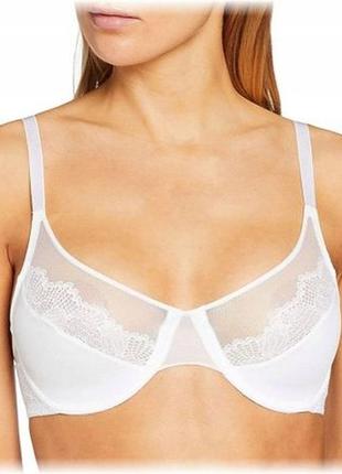 Белый кружевной бюстгальтер на косточках triumph lace spotlight w