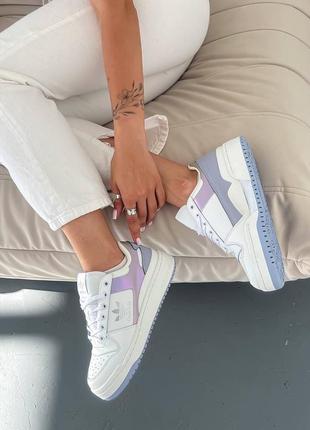 Шикарные женские кроссовки adidas forum bold low white purple chameleon белые с сиреневым5 фото