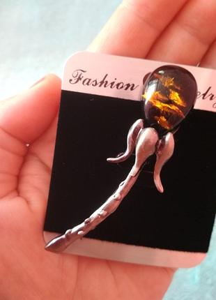 Брошь янтарный цветок