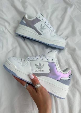 Розкішні жіночі кросівки adidas forum bold low white purple chameleon білі з бузковим