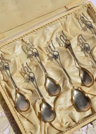 Унікальний антикварний набір срібних чайно- кавових ложечок початку хх століття. 
вишукані ручки ! срібло.