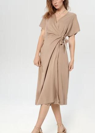 Платье на запах миди