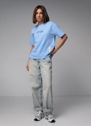 Женская хлопковая футболка с вышитой надписью - голубой цвет, s (есть размеры)3 фото